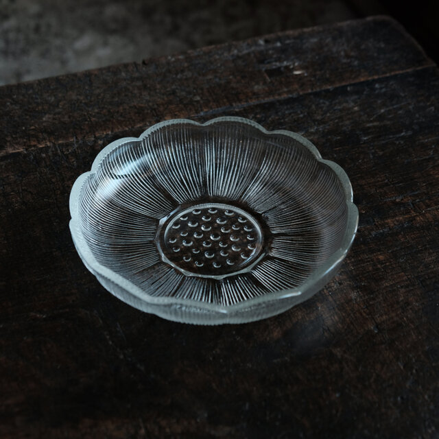 サマー特価¥1500→¥1000】線描きのようなデザイン◇花の形状。プレス