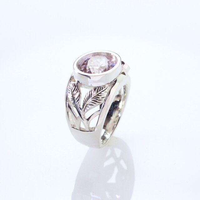 Sv925 クンツァイト&モルガナイトリング 6.15ct・0.24ct | iichi 日々 Sv925 クンツァイト&モルガナイトリング 6.15ct・0.24ct | iichi 日々
