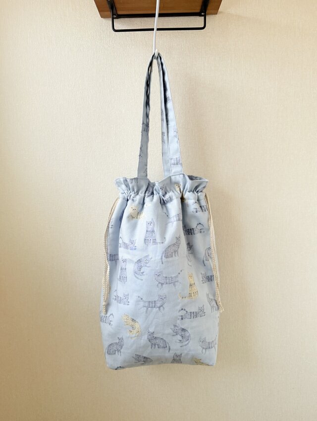 保温保冷シート付き巾着型エコバッグ・大きめ（猫ちゃん・水色）