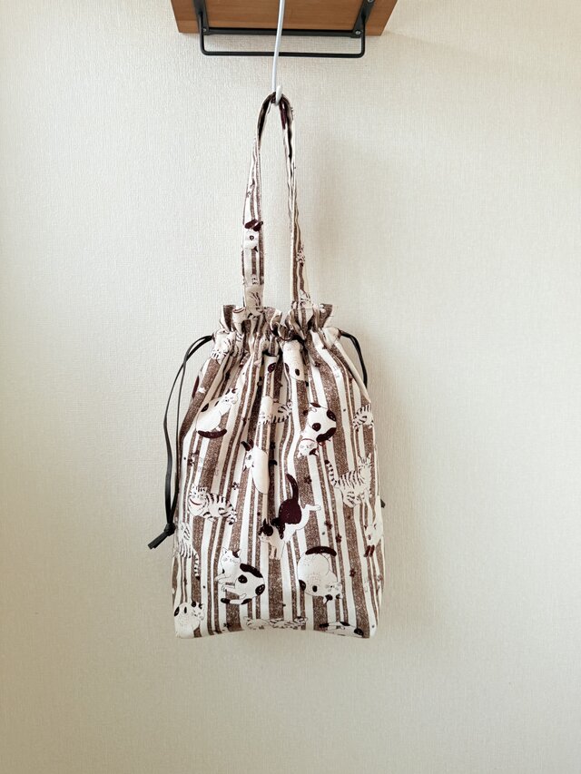 保温保冷シート付き巾着型エコバッグ・大きめ（猫ちゃん・ブラウン）