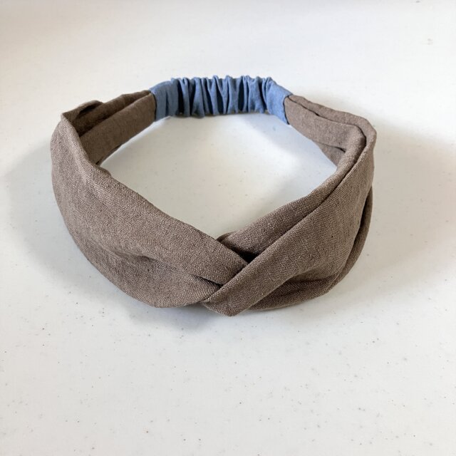 ツイストバイカラーヘアバンド - 上品なアクセントに　心地よい厚みのベルギーリネン（モカ×サックス）