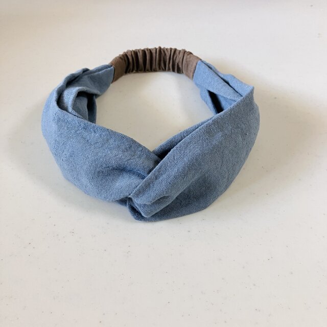 ツイストバイカラーヘアバンド - 上品なアクセントに　心地よい厚みのベルギーリネン（サックス×モカ）