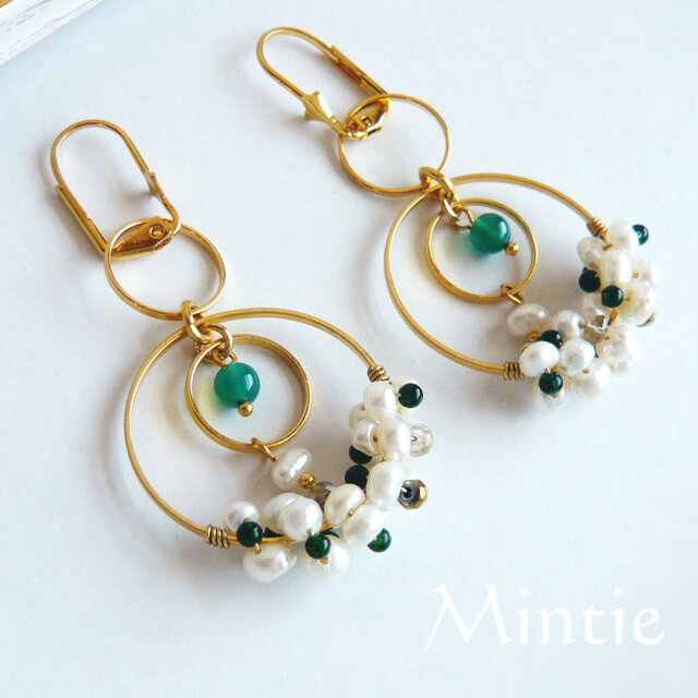 【SALE】ネイチャーグリーン＆淡水パールピアス