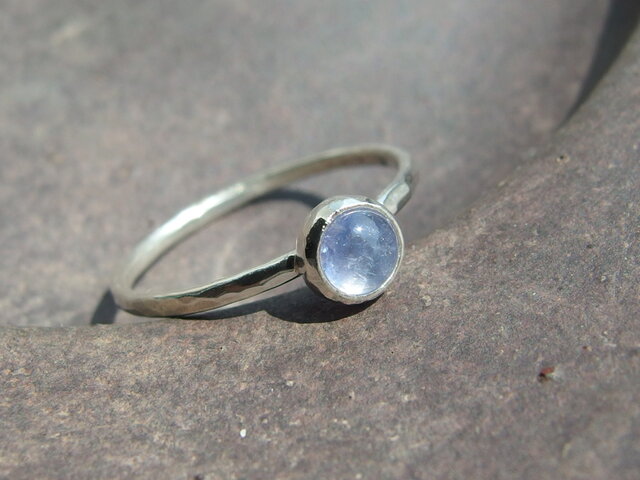 タンザナイト一粒リング 【silver】 4㎜ カボション 12月の誕生石