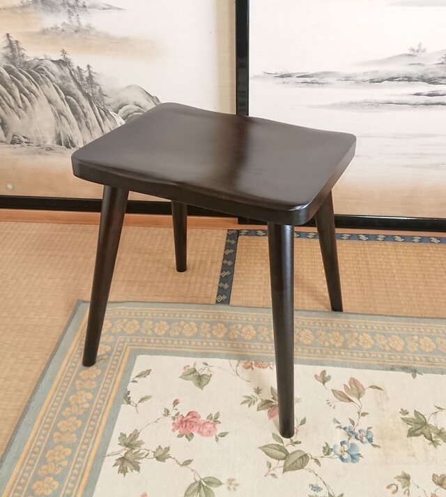 【送料無料】ゆったり座れる無垢板スツール 拭き漆仕上げ