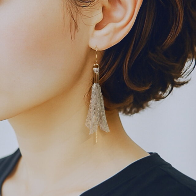 ボールチェーンタッセルピアス ゴールド | iichi 日々の暮らしを