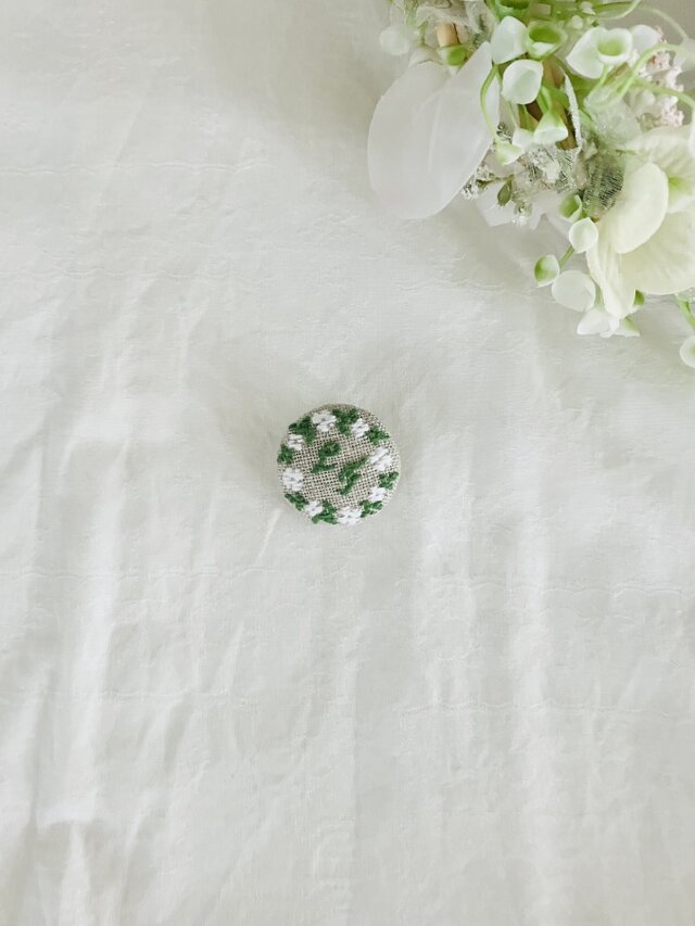 リースブローチ3(白・緑・LF)