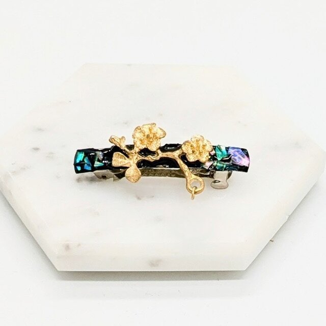 ゴールドの花とグリーン螺鈿のヘアバレッタ