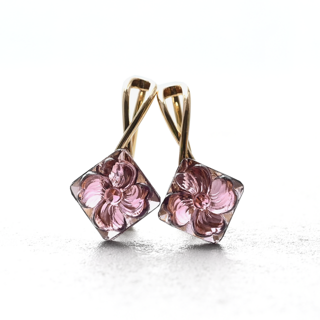 ２個セット｜ヴィンテージガラスのイヤーカフ［スクエアフラワー・パープル］