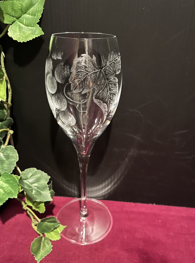 葡萄のグラス⓶〜手彫りガラス〜 | iichi 日々の暮らしを心地よくする