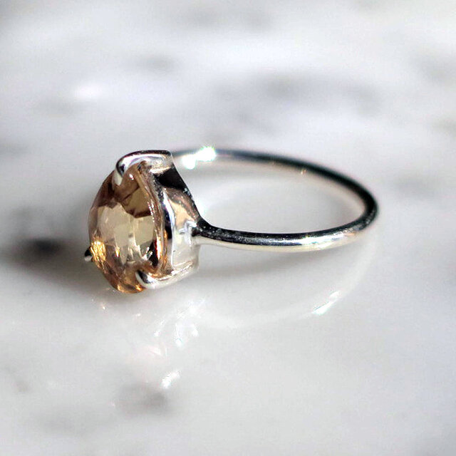 ゴールデンスキャボライト リング しずく 爪留め sv925 1.25ct 金木犀