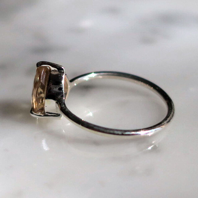 ゴールデンスキャボライト リング しずく 爪留め sv925 1.25ct 金木犀