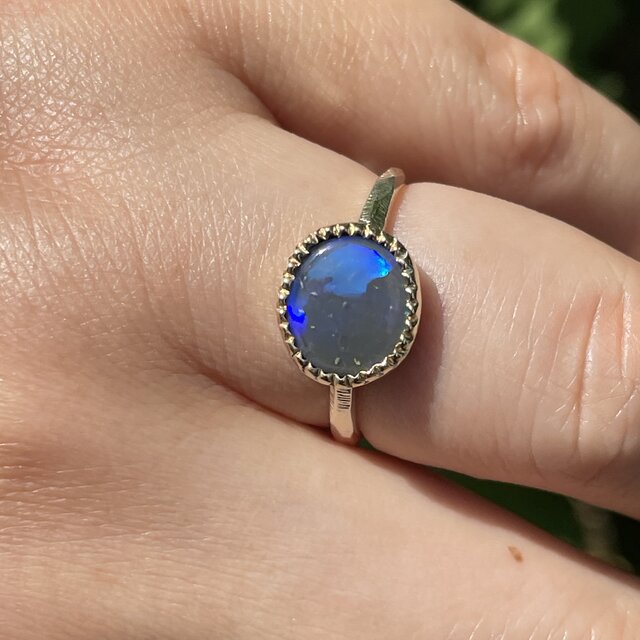 ブラックオパール プラチナと18金リング ブラック オパール 1.39ct オーバル ミル打ち留め K18とシルバー925