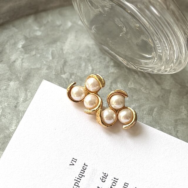 PA337-【 AVON 】エイボン・ヴィンテージピアス Gold Tone Faux Pearl Botanical