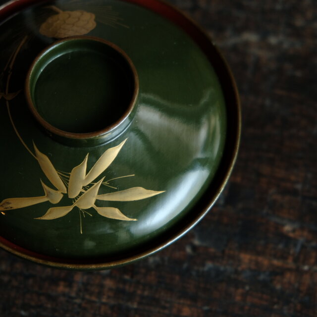 鶴と松◆蓋裏に松ぼっくり。古輪島塗　漆芸蒔絵蓋付碗5客　骨董・antique 鶴と松と松ぼっくり◇古輪島塗 漆芸蒔絵蓋付碗5客
