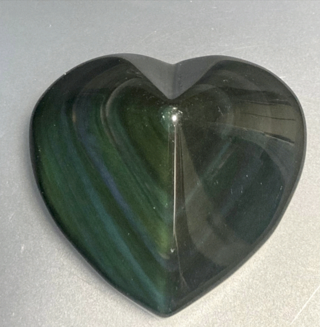 『心の深淵に潜む恐れや傷、トラウマの浄化にハート型のレインボーオブシディアン（メキシコ産）』