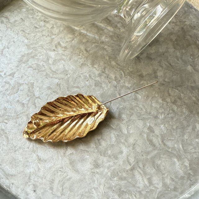 SCA7-【 AVON 】エイボン・ヴィンテージブローチ 1970s Leaf Gold Tone