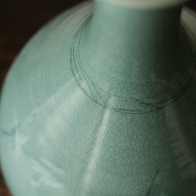 青磁の花器　魅力的なフォルム　一点物 青磁の花器 魅力的なフォルム 一点物