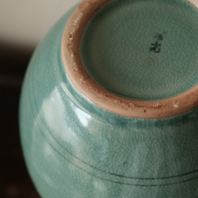 青磁で素敵◇飛ぶ鶴。韓国産 青磁花瓶 高麗青磁 花器 コリアン