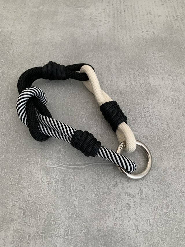 大人かわいい インフィニティ ハンドストラップ スマホストラップ パラ