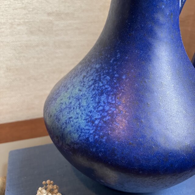 美しい青色の花器／Fritz van Daalen／Fat Lava | iichi 日々の