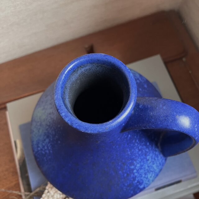美しい青色の花器／Fritz van Daalen／Fat Lava | iichi 日々の