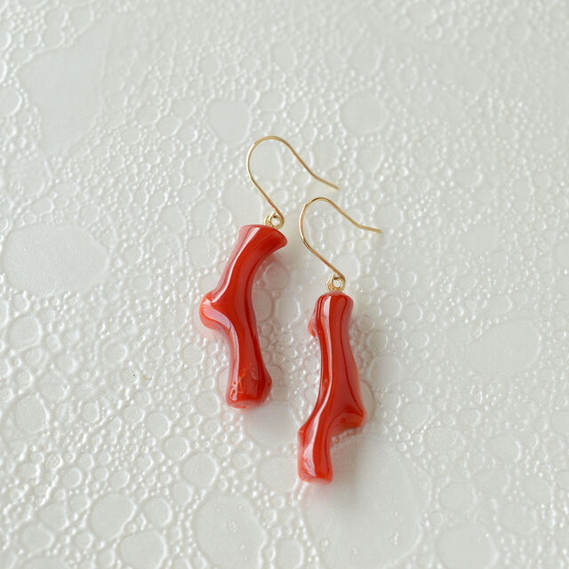 K18 エダ珊瑚のフックピアス