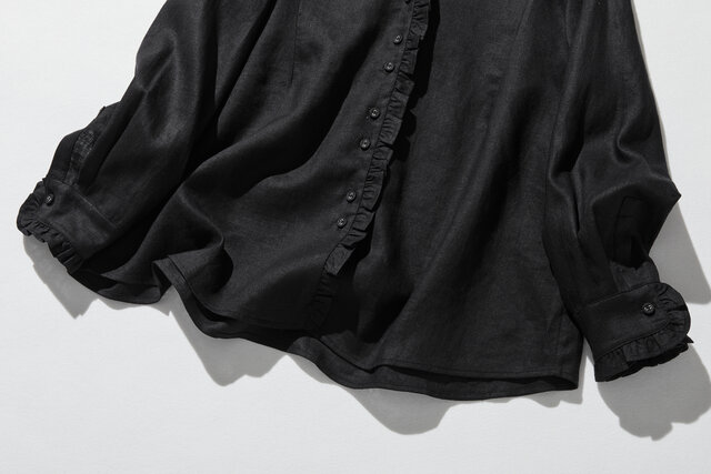 フリルデティールの立体裁断シャツ 長袖 リネンシャツ ブラック 250809