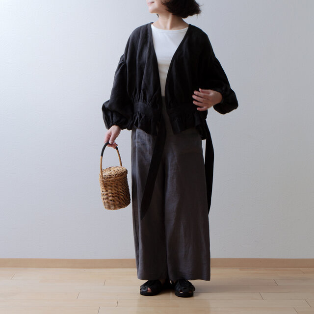 カシュクールフリルリネンボレロ/ブラック | iichi 日々の暮らし カシュクールフリルリネンボレロ/ブラック | iichi 日々の暮らし
