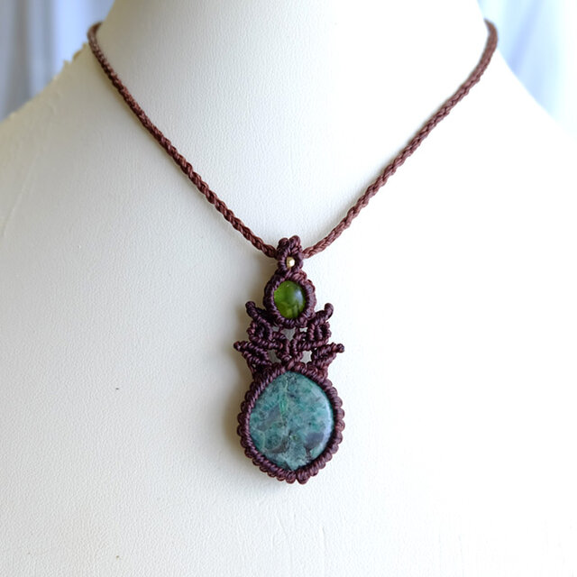 マレーシア翡翠×エメラルド×ペリドット×クリソプレーズのマクラメ