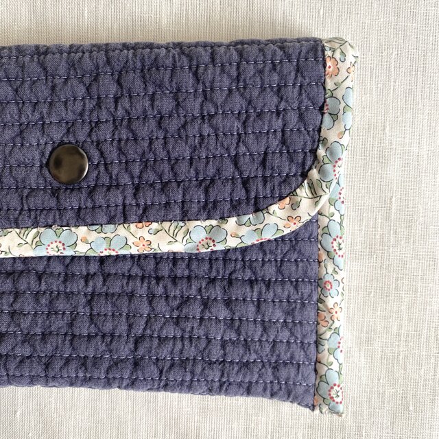 ヌビキルト×リバティのフラップポーチ＊ネイビー | iichi 日々の暮らし