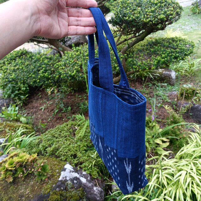 天然藍染とかすりの出会いから生まれた心和むトートバッグ 手仕事一点