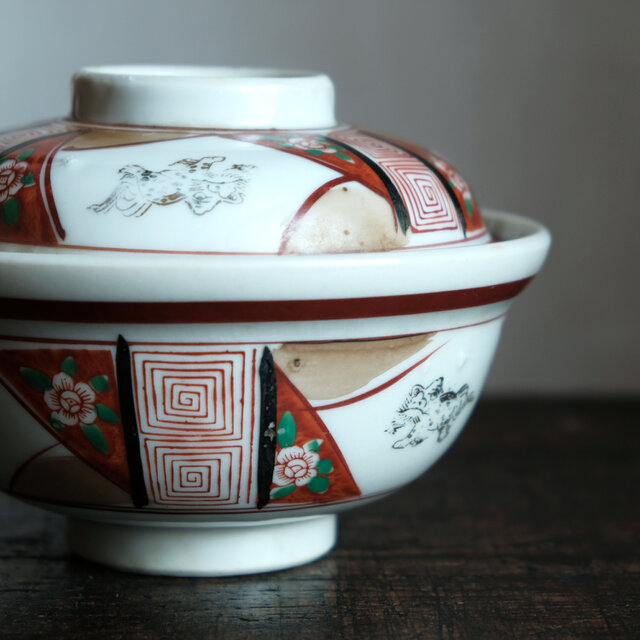 【時代　獅子牡丹画　赤絵南京角形豆皿　十九客】骨董　アンティーク　料亭　割烹 修正投稿 南京赤絵獅子牡丹紋茶入 - 夜噺骨董談義