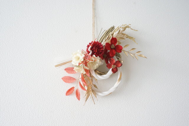 ※ご予約品※ 吊るし飾り 彩り9連 紅白・赤 2個 つるし雛 うさぎスワロ玉赤 飾台付 つり飾り – スガ人形店