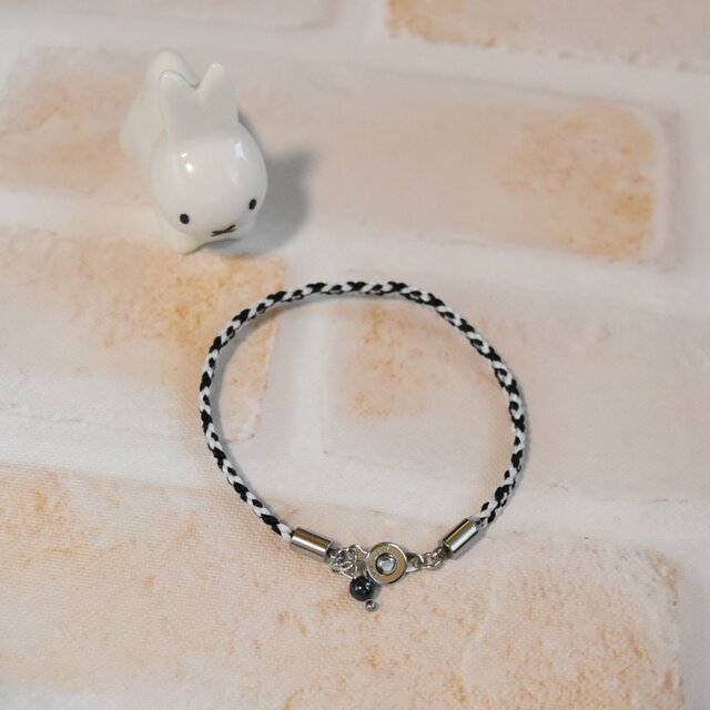うさぎ色「ブロークン ブラック」ブレスレット (R-brkBK-250827)