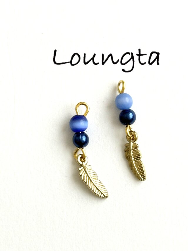 送料無料‼️羽のピアス フェザーピアス ブルーオニキス天然石 小ぶりピアス 樹脂ピアス