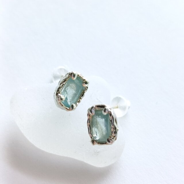 SV925］Hekirei-碧麗- ピアス グランディディエライト ハワイアン