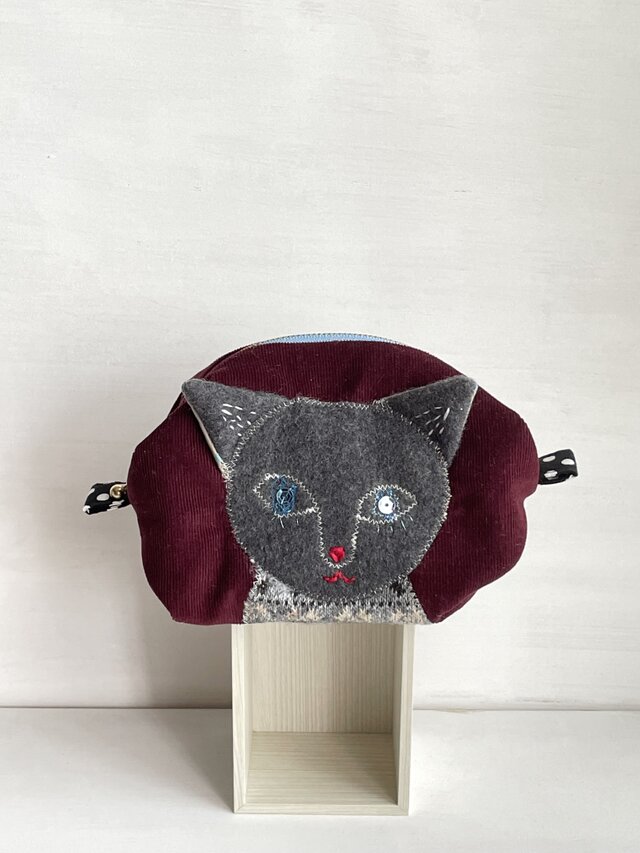 おすまし猫のポーチ