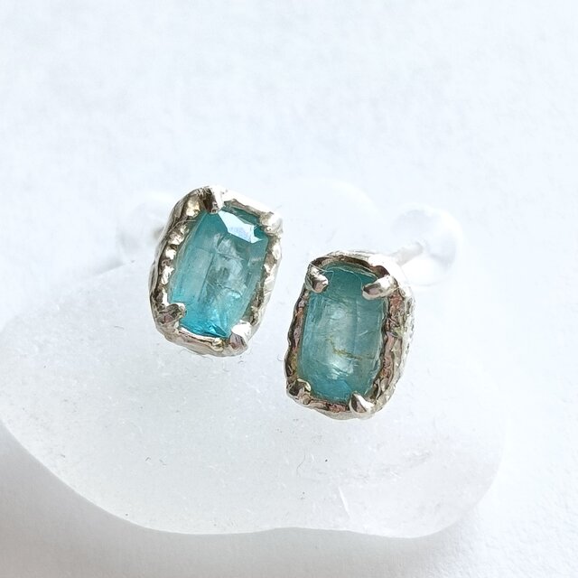 ［SV925］Hekirei-碧麗- ピアス　 ディープカラー　グランディディエライト　ハワイアンジュエリー　鎚目