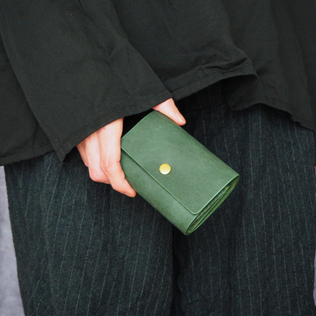 小さい財布 -端-