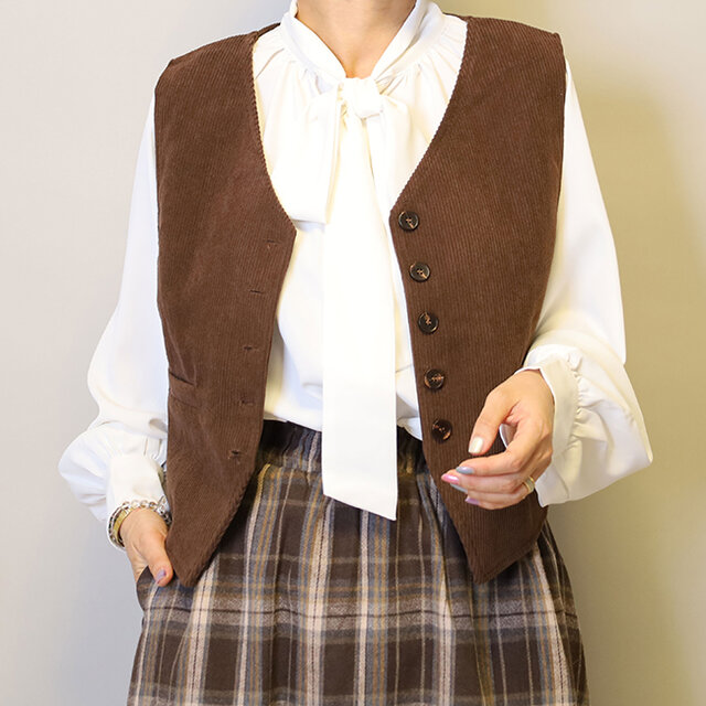 ❤︎秋冬新作❤︎コーデュロイベストブラウン25031BRF | iichi 日々の