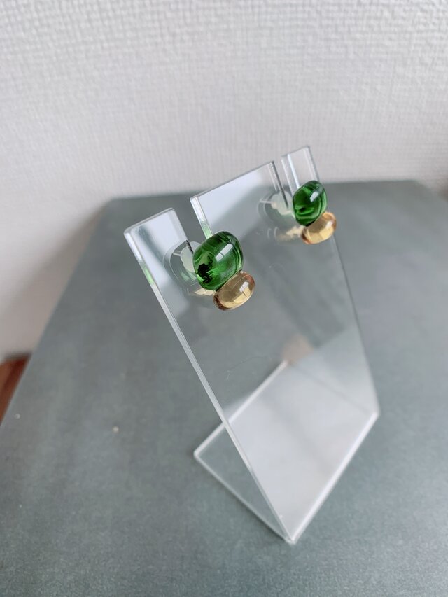 W四角ガラスピアス