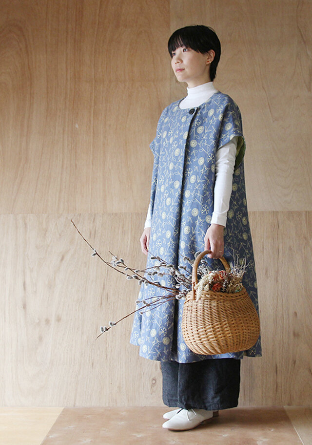 ジャガード生地［舞う花 / Dancing Flowers］紺/黄緑 オリジナル