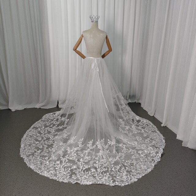 オーバースカート チュールスカート オフホワイト 裾に繊細なレースをあしらった 結婚式