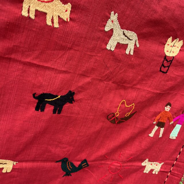 ミャンマー・チン族手刺繍布【レッド】Lot.5 | iichi 日々の暮らしを