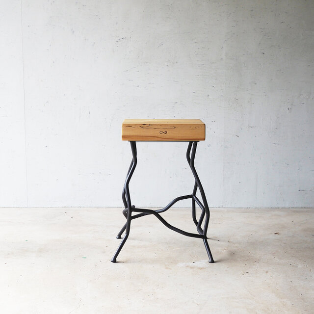国産栃の木 アイアン スツール 45cm 「Novo」｜天然木 アイアン家具 ・ サイドテーブル ・ スツール