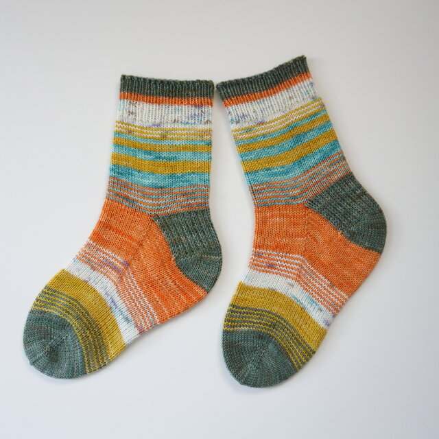 手編みの靴下　「美味しい秋」