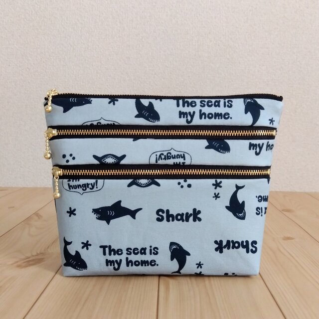 メンズ　鮫　4段ファスナーポーチ+ポケット　バッグインバッグ　　母子手帳・通帳ケース　グレイッシュサックス　　581