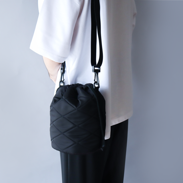 MA-1 キルティング 巾着ショルダーバッグ / ブラック | iichi 日々の