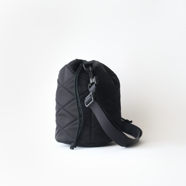 MA-1 キルティング 巾着ショルダーバッグ / ブラック | iichi 日々の